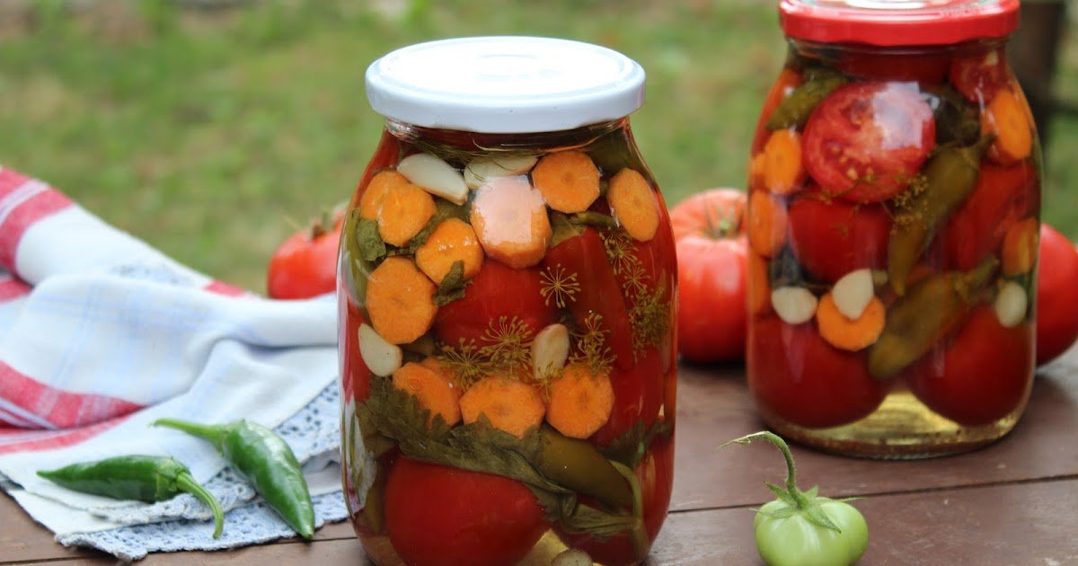 Picles de tomate vermelho