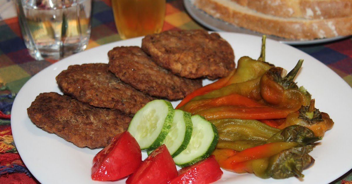 Almôndegas picadas com trahana