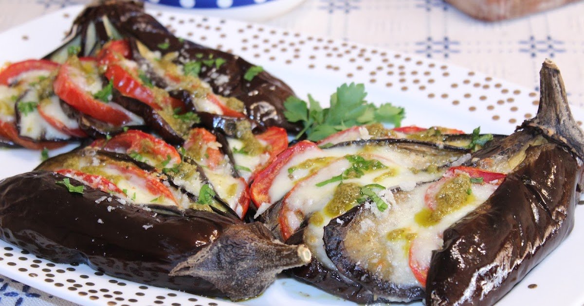 Leques de berinjela com mussarela e pesto