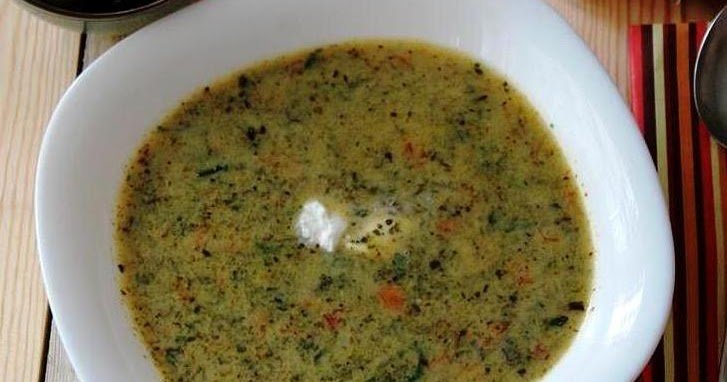 Sopa de espinafre com leite fresco