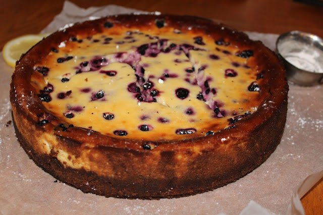 Cheesecake com limão e mirtilos
