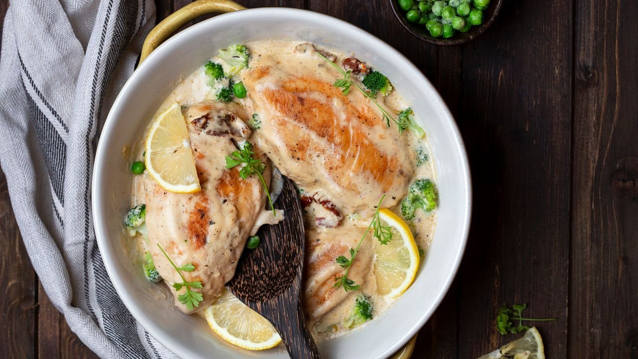 Celado de frango com vinho branco: os belos cremosos