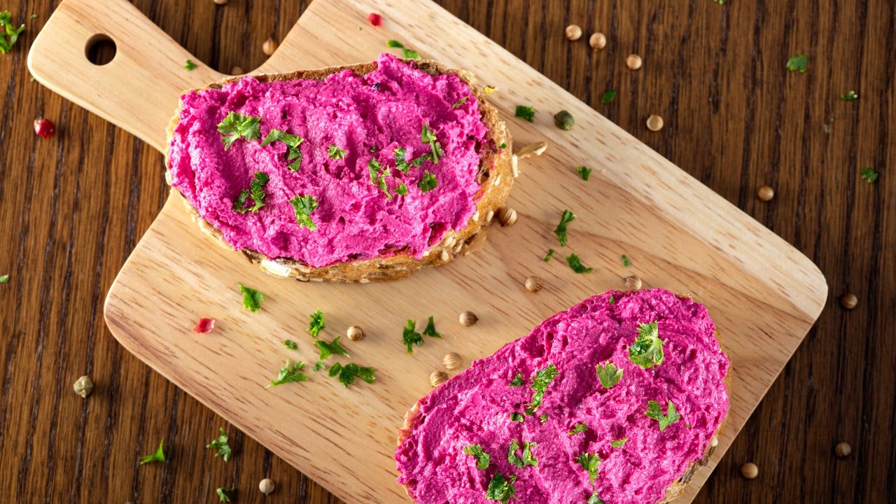 Mousses frescas para bruscheta de verão: dê cor ao aperitivo