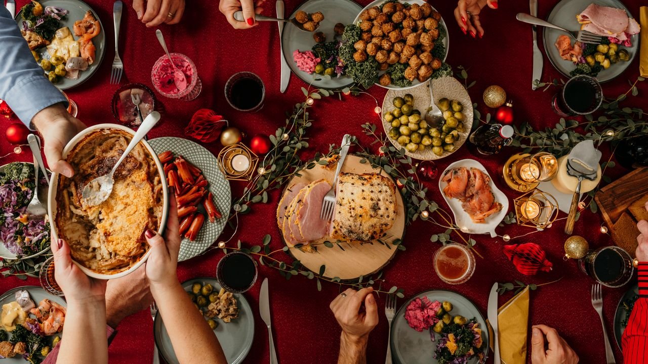 Jantar de véspera de Ano Novo na casa de Amici: o que trazer para celebrar