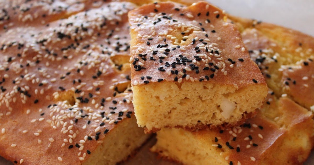 Bolo salino com arroz e farinha de milho