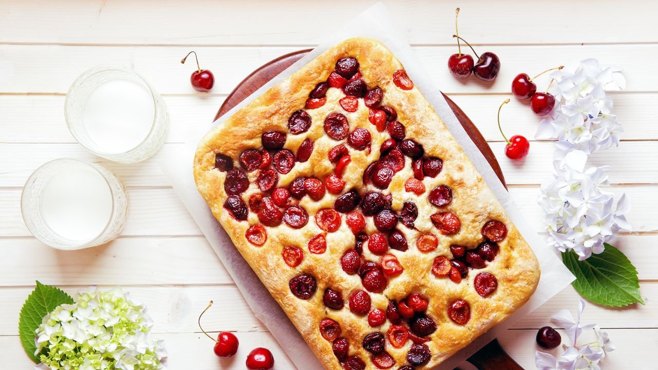 Focaccia de cereja doce: o capricho do verão