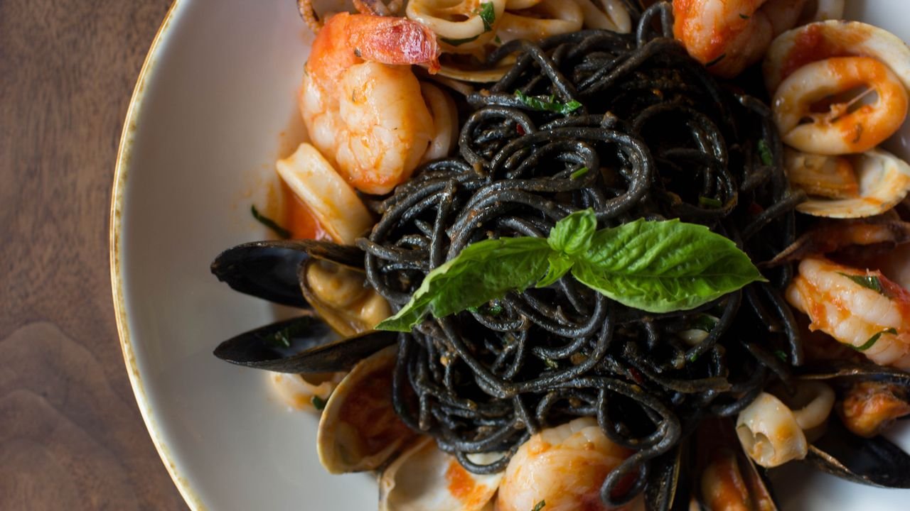 Macarrão com choque preto – e não apenas: receitas