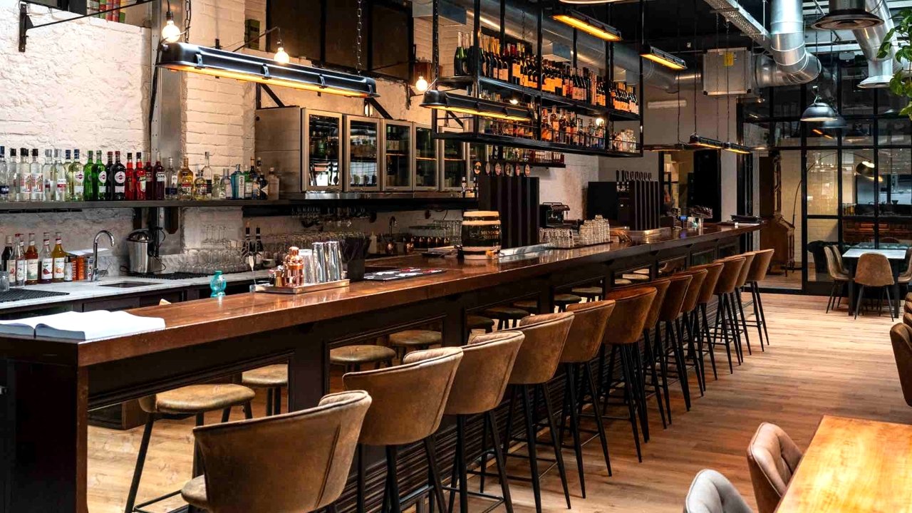 No distrito de San Lorenzo, em Roma, Mega Birreria abre com Smash Burger and Pizza (August Open)