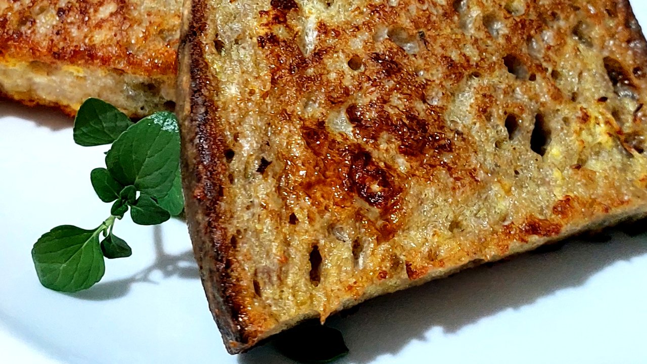 História e receita do Pandorato, o antigo lanche de Roma que parece uma torrada francesa