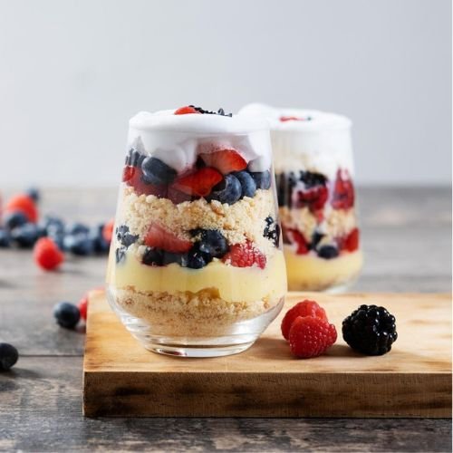 Pavê de Chocolate Branco com Frutas Vermelhas – Sobremesa Fácil para o Dia das Mães